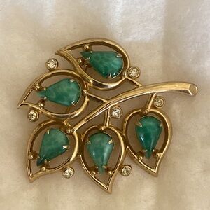 Vintage Green ‘Stone’ & Rhinestone Brooch